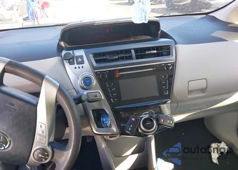 2016 Toyota Prius V Two z USA, uszkodzony, nr VIN JTDZN3EU5GJ042738